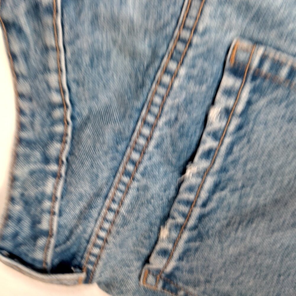Old Navy Jean Shorts Women 10 OG Straight Light Wash Denim Distressed Button Fly - Picture 11 of 15